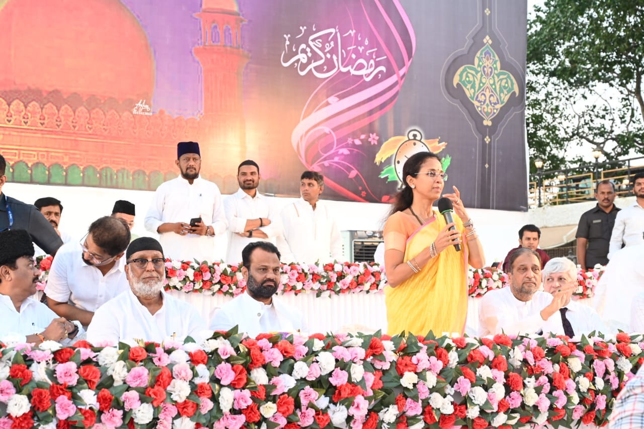 NCP organize Iftar party in Mumbai Sharad Pawar Supriya Sule And Party leaders were present