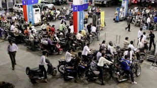 Petrol pump crowd