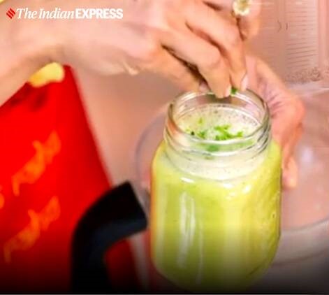 सत्तू सरबत: हे बिहारच खास पेय आहे जी उष्ण दिवसातही शरीराला थंड ठेवते. ते बनवण्यासाठी फक्त सत्तू पीठ, साखर आणि पाणी लागते. हे केवळ चवदारच नाही तर ते पोट भरणारे देखील आहे. (फोटो: Indian Express)