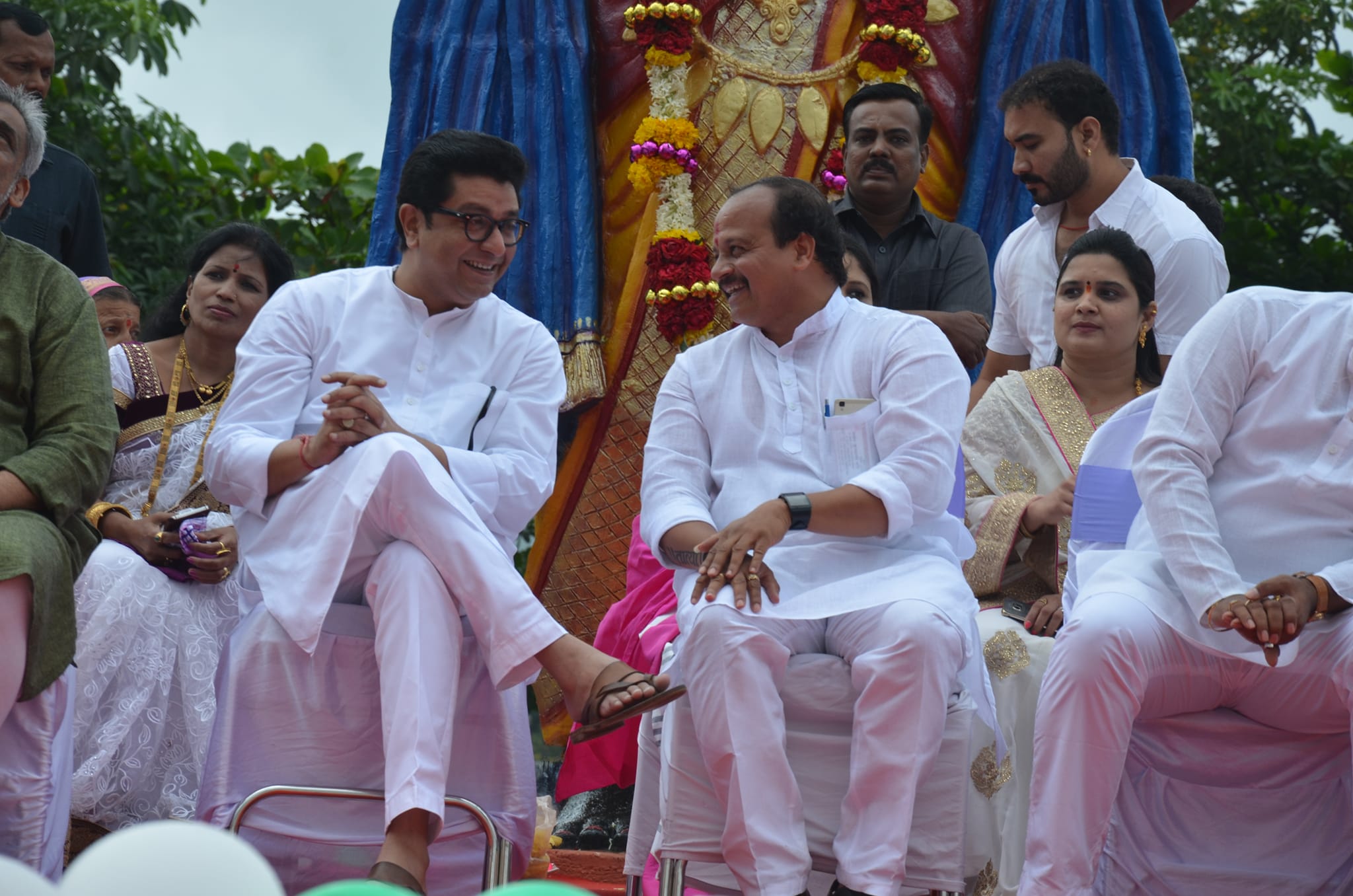 Inside Photos Vasant More Meet Raj Thackeray At Mumbai Home