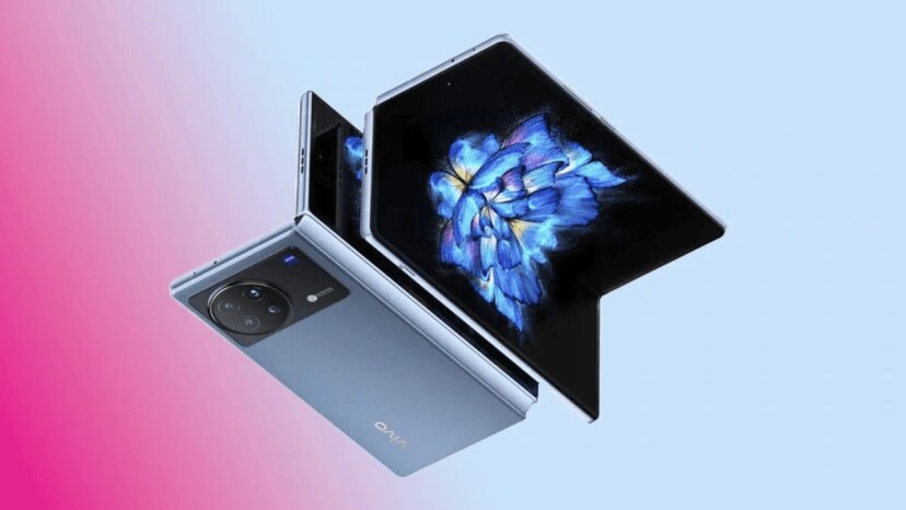 Vivo ने आपला फोल्डेबल स्मार्टफोन Vivo X Fold लाँच केला आहे. कंपनीचा हा फोन Samsung Galaxy Z Fold 3 5G सारखा आहे. यात मागे चार कॅमेरे, 4600mAh बॅटरी आणि 60x डिजिटल झूम सारखी वैशिष्ट्ये दिली आहेत. यासोबतच Vivo ने Vivo X Note प्रीमियम स्मार्टफोन आणि Vivo Pad टॅबलेट देखील लाँच केला आहे. (Photo-Vivo)