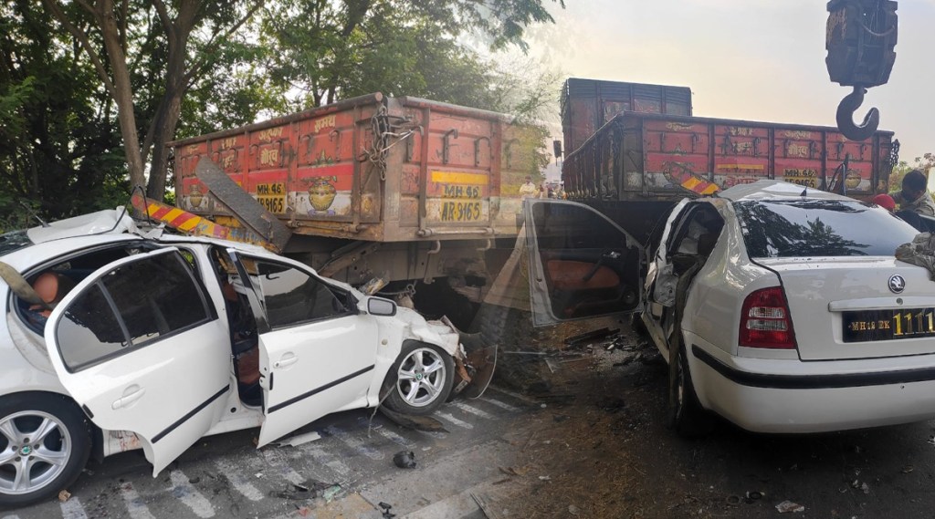 मोठी बातमी! पुणे-मुंबई हायवेवर कारची ट्रकला धडक; चौघांचा जागीच मृत्यू
