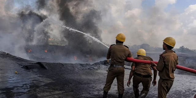 Why PM narendra modi wear White helmet during his gujarat visit know color code of helmets at construction sites