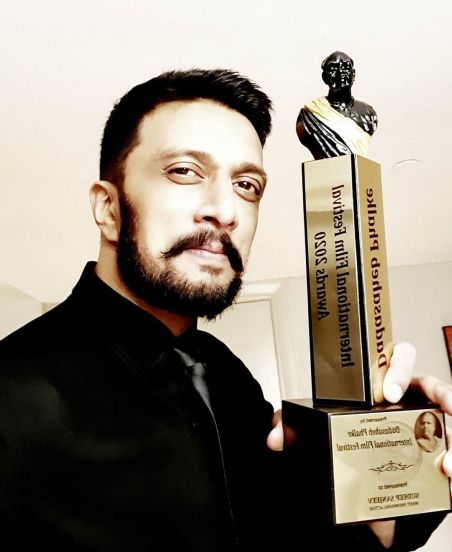 एकीकडे त्याच्यावर टीका होत असली तरी दुसरीकडे टॉलिवूडमधील अनेक कलाकारांनी किच्चा सुदीपचे समर्थन केले होते.