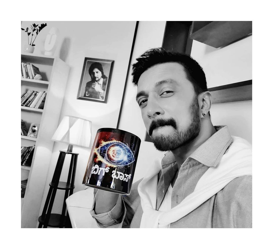 त्यासोबत त्याने अनेक टीव्ही शोमध्येही काम केले आहे. कन्नड भाषेतील बिग बॉसचे सूत्रसंचालन तोच करतो.