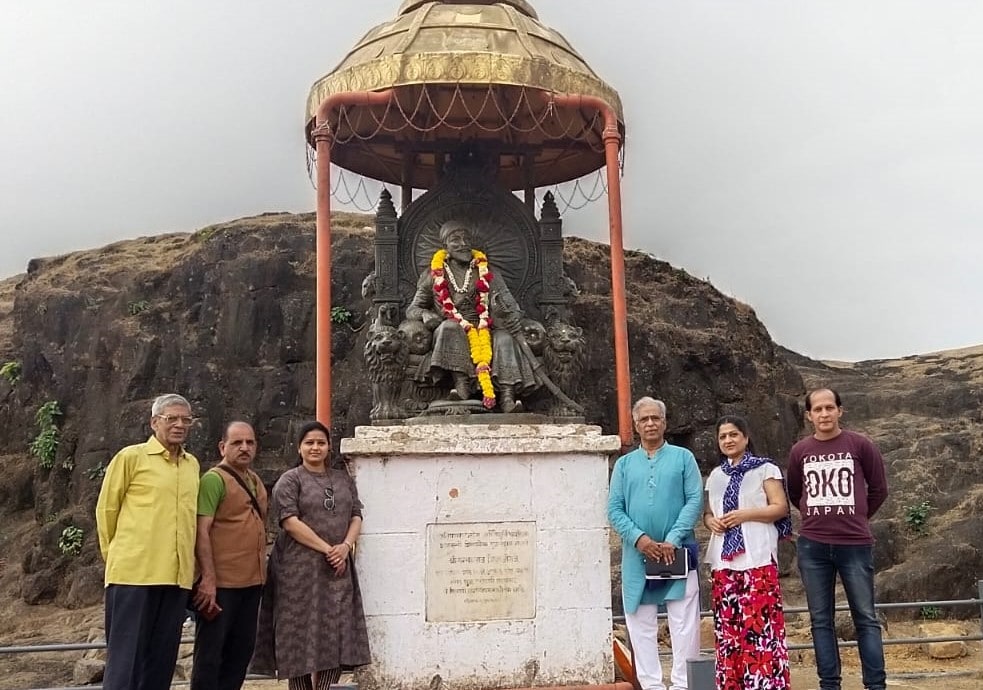 raigadala jevha jaag yete, raigad fort,
