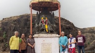 raigadala jevha jaag yete, raigad fort,