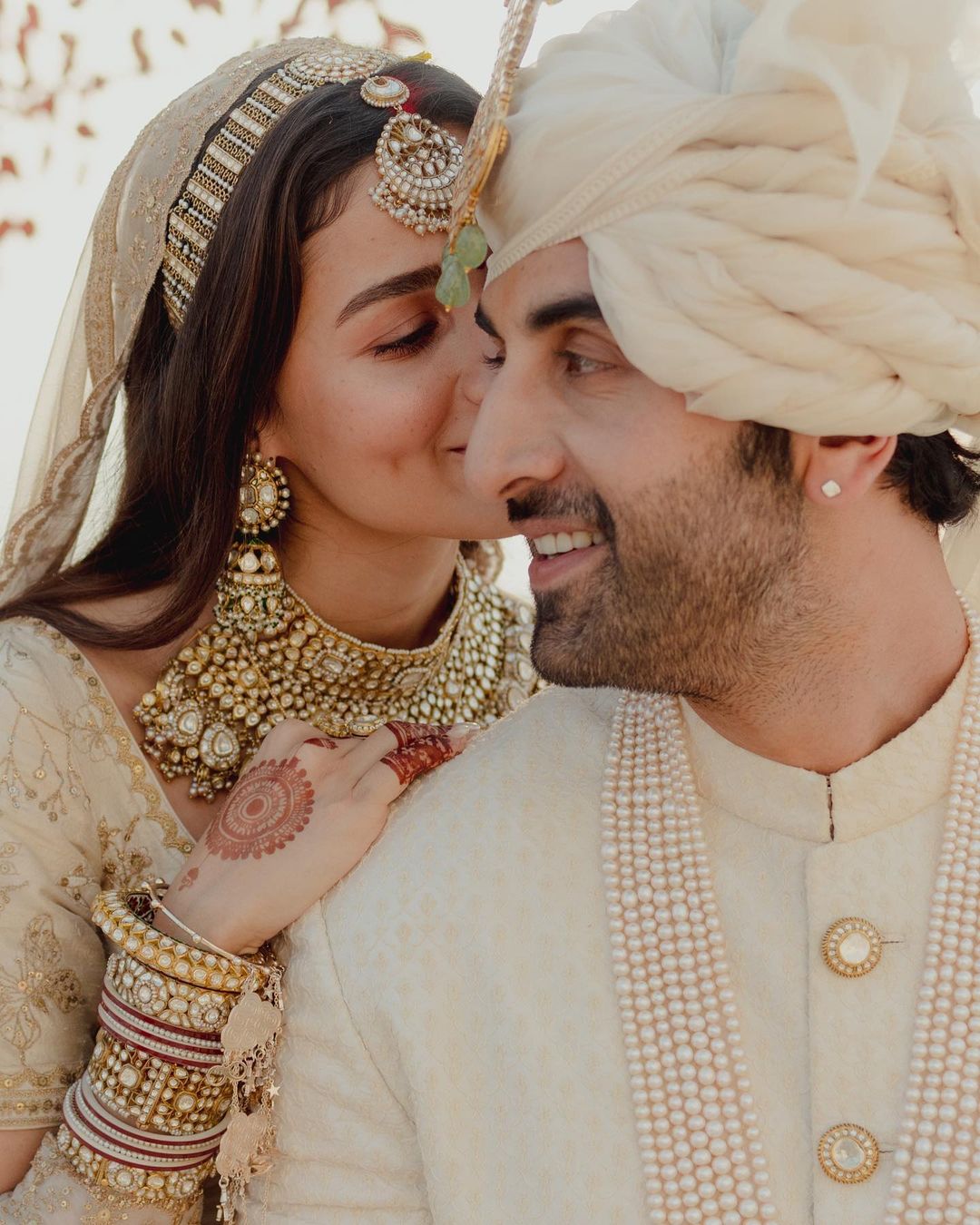 ranbir alia wedding gifts (5)