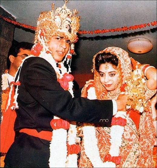 शाहरुख खानने असेही सांगितले आहे की गौरीसोबत लग्न केल्यानंतर लवकरच तो ये दिल आशना हैच्या शूटिंगमध्ये व्यस्त झाला आहे. (फोटो: indian express)