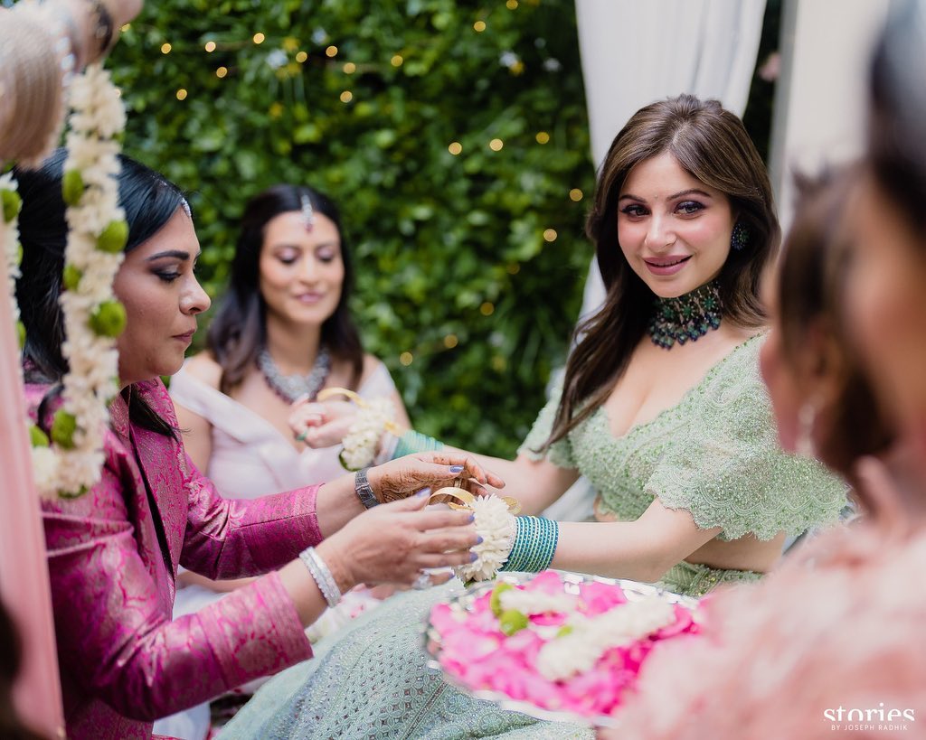 Kanika Kapoor Mehendi ceremony