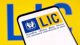 LIC listing in the stock market with discounts Weak start of shares