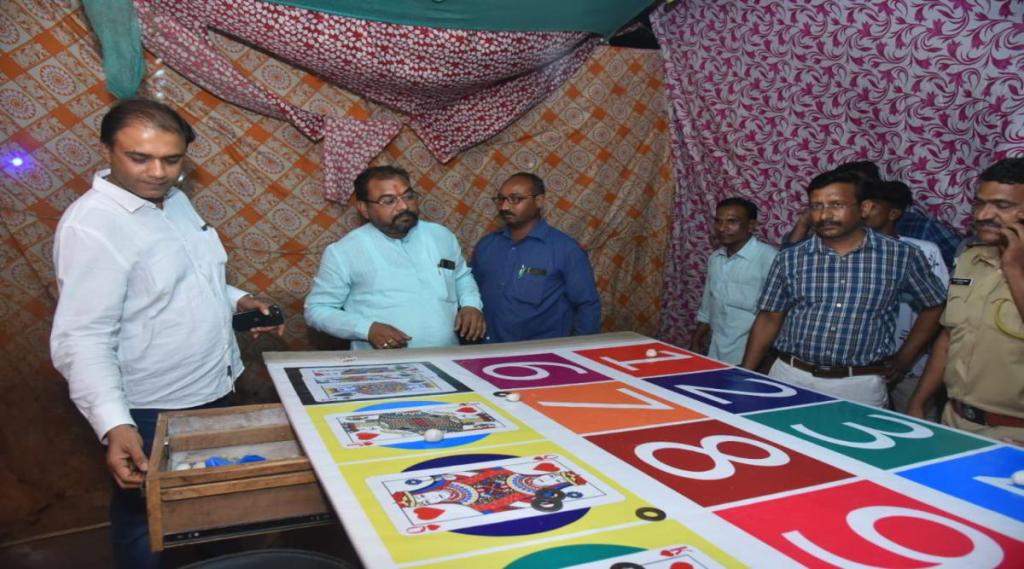 MLA Prashant Bhoyar raids gambling den after complaints from citizens