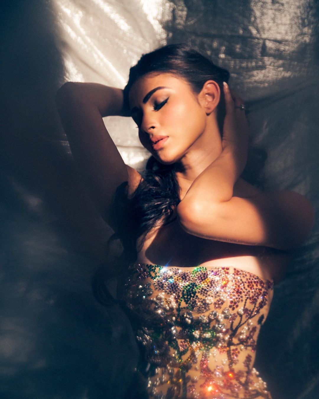 Mouni Roy (3)