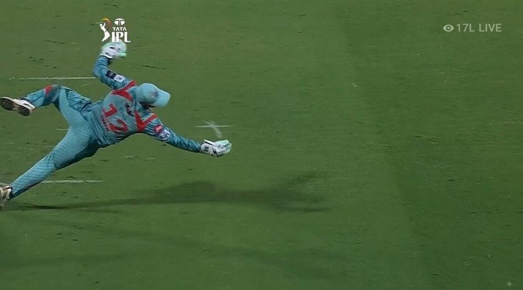 Quinton de Kock took an amazing leap