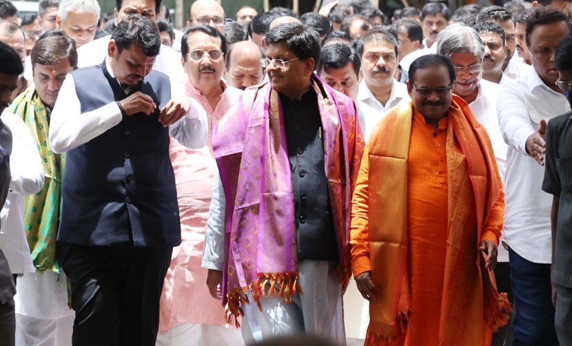 आठ अपक्ष आमदारांचा पाठिंबा असल्याचा दावा भाजपकडून केला जातो. भाजपाच्या तिसऱ्या उमेदवाराला विजयाकरिता १२ मतांची आवश्यकता आहे.