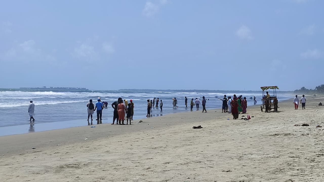 Sindhudurg Malvan coast Tourist boat sink