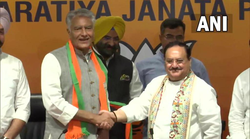 Sunil Jakhar joins BJP breaks 50 years of relationship with Congress