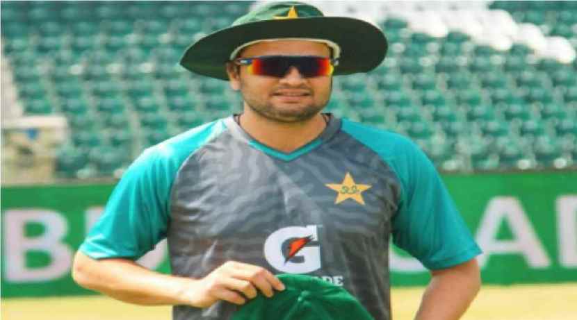 उस्मान कादीर वेस्टर्न ऑस्ट्रेलियाकडून डोमॅस्टिक क्रिकेट खेळलेला आहे. मात्र त्याचा परिवार पाकिस्तानमध्ये राहत होता. याच कारणामुळे पाकिस्तामध्ये परतून तो पाकिस्तानी संघाकडून खेळला.