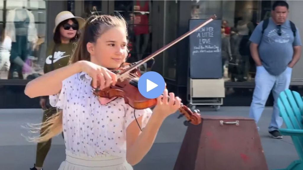 13-year-old American girl plays 'Oo Antava' on violin