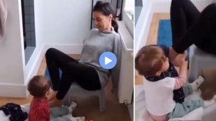 super-mom-without-hands-takes-care-of-her-baby-with-her-feet