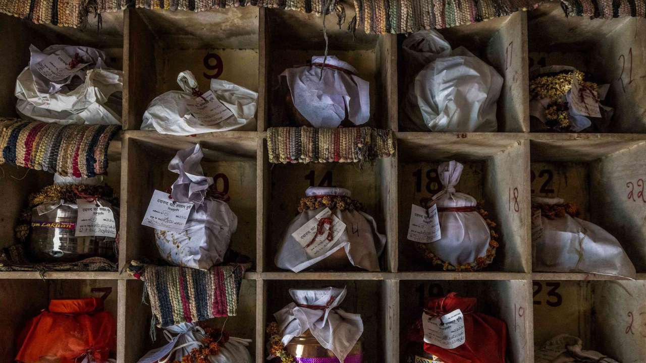 Photographer Danish Siddiqui moving shots from India Covid wave that won him Pulitzer Prize