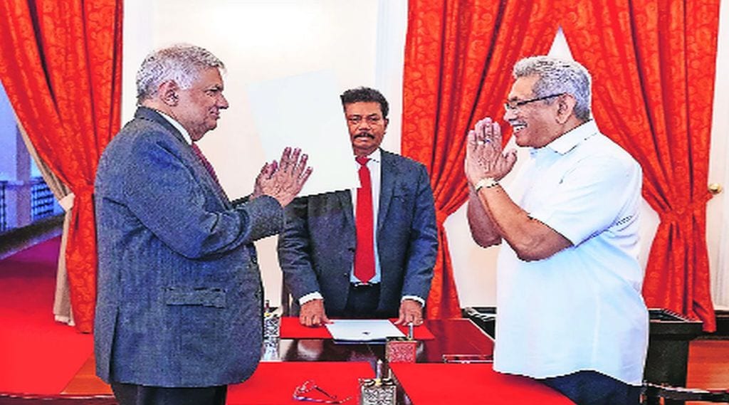 श्रीलंकेचे अध्यक्ष गोताबया राजपक्षे यांनी पंतप्रधान रानिल विक्रमसिंघे यांची अर्थमंत्री म्हणून नियुक्ती केली.