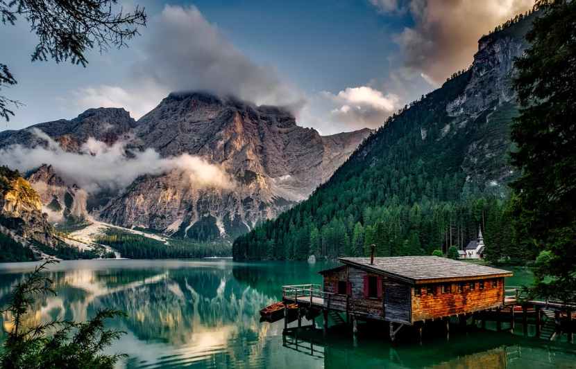 दोन वर्षे कोरोनाच्या सावलीत राहिल्यानंतर आता लोकांनी देशात फिरण्याचे नियोजन सुरू केले आहे.