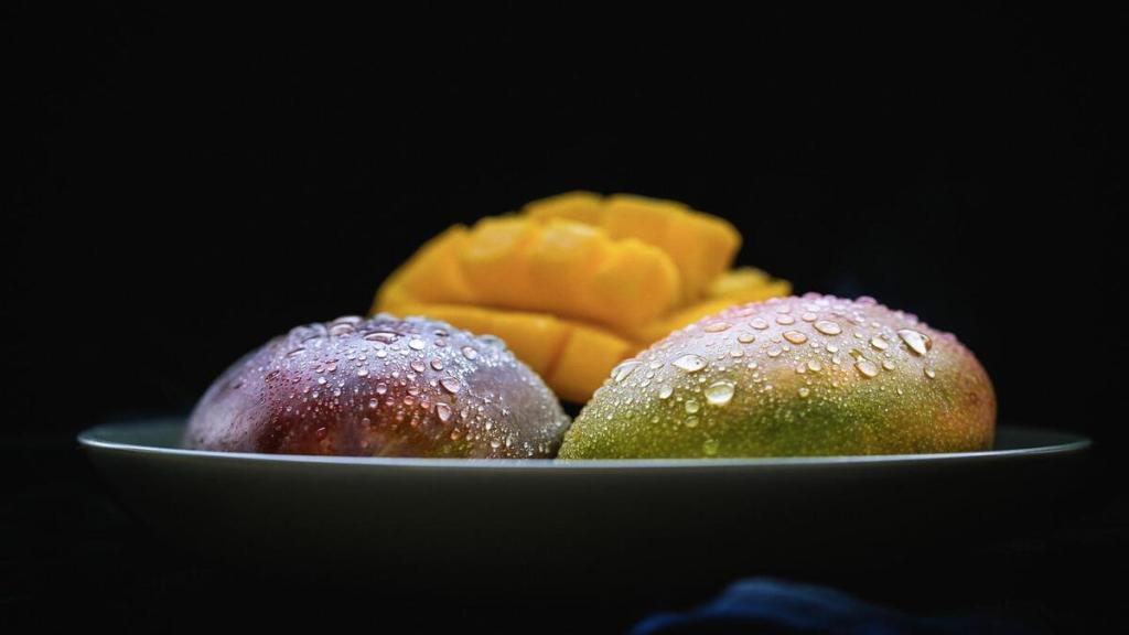 mango soaked in water