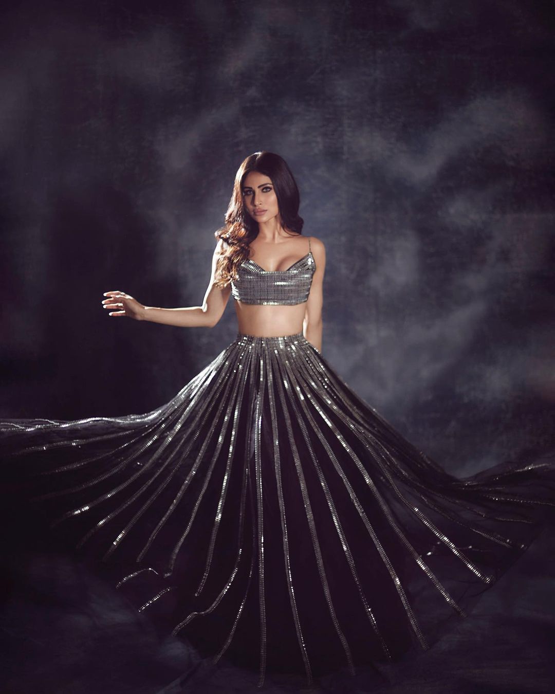 mouni roy (2)