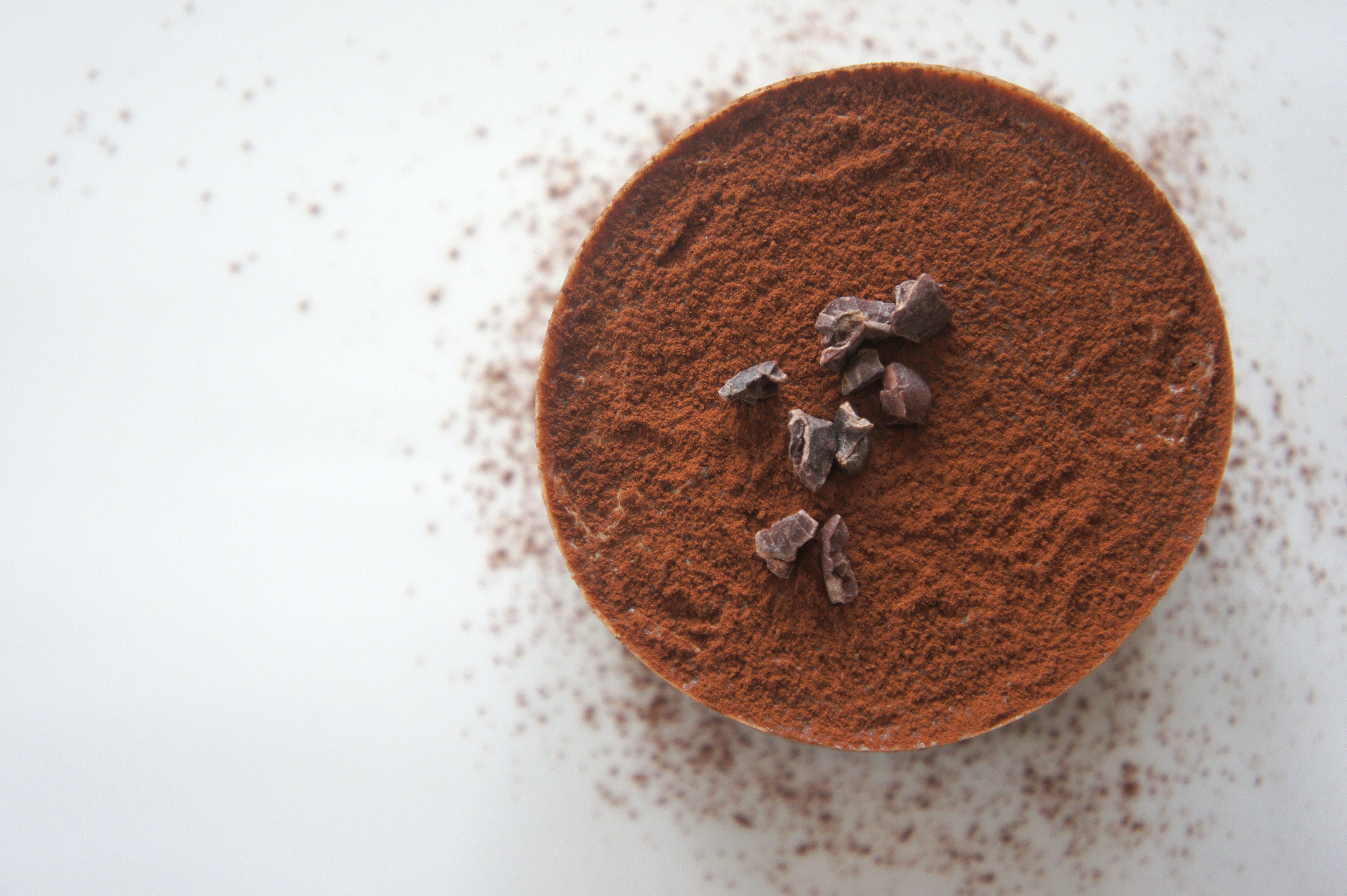 या चॉकलेट पावडरमुळे लवकर आराम पडतो आणि उचकी थांबते. (Photo : Pexels)