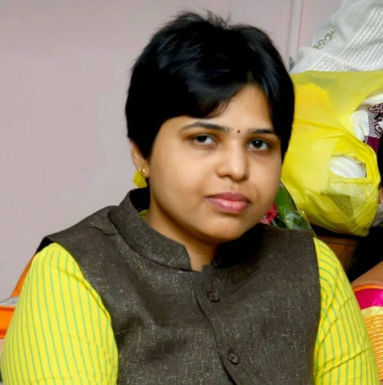 Trupti desai supported ketaki chitale, Ketaki Chitale post on Sharad Pawar