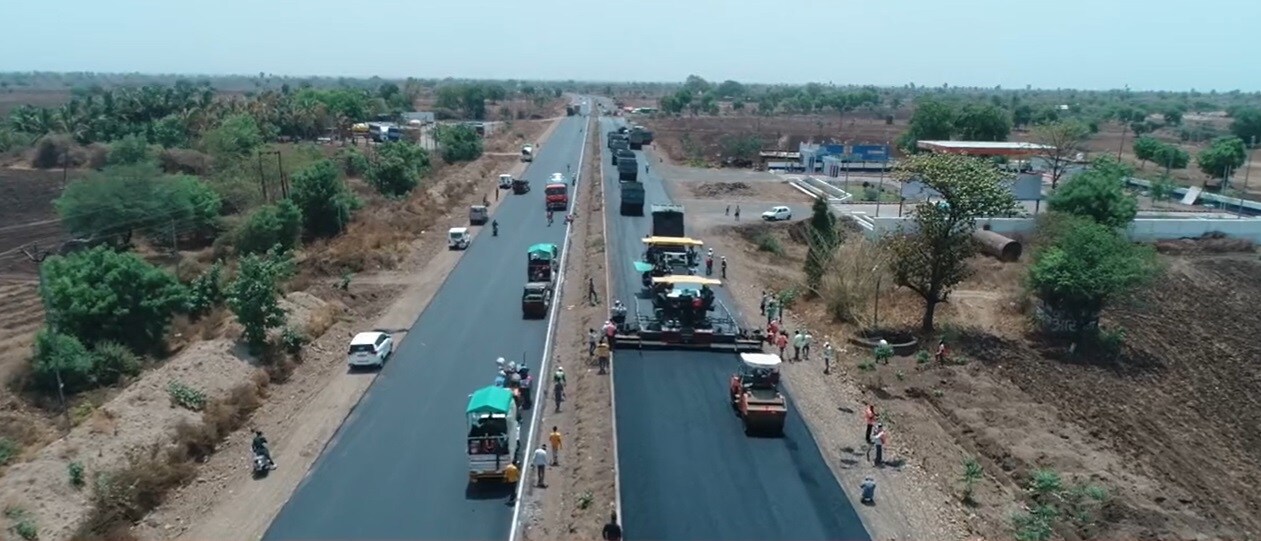 India NHAI Sets Guinness World Record For Laying 75 Km Highway between Amravati to Akola In Just 5 Days