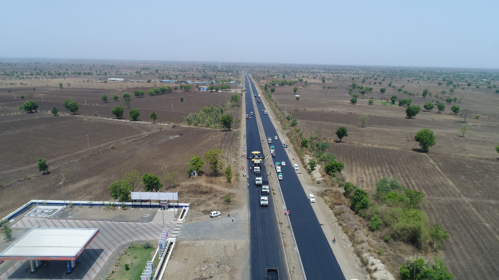 India NHAI Sets Guinness World Record For Laying 75 Km Highway between Amravati to Akola In Just 5 Days