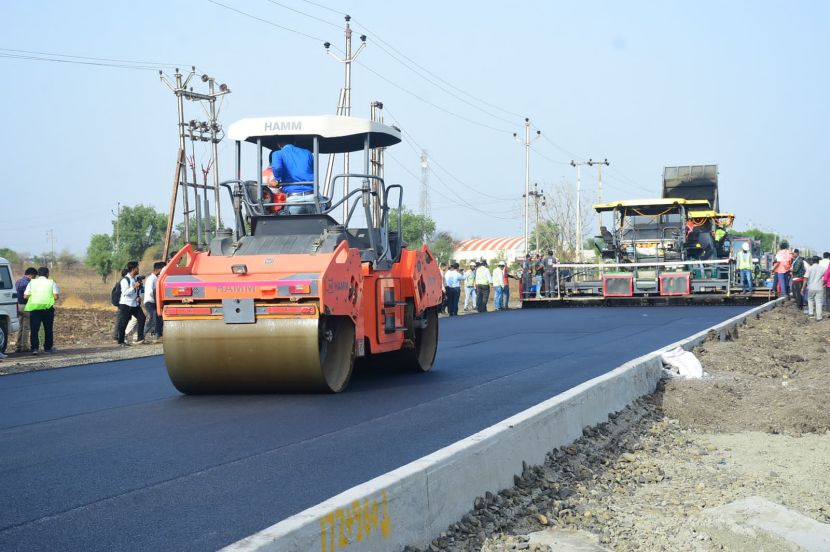 ‘बीओटी’वर काम करणे अडचणीचे झाल्याने ‘हायब्रीड अॅन्युटी’ तत्त्वावर हे काम करण्याचा निर्णय झाला आहे. (एक्स्प्रेस फोटो - धनंजय खेडकर)