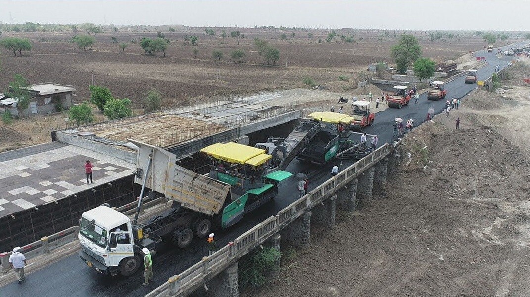 India NHAI Sets Guinness World Record For Laying 75 Km Highway between Amravati to Akola In Just 5 Days