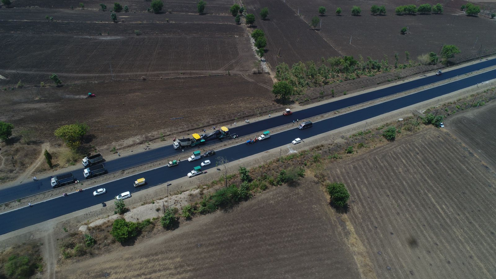 India NHAI Sets Guinness World Record For Laying 75 Km Highway between Amravati to Akola In Just 5 Days