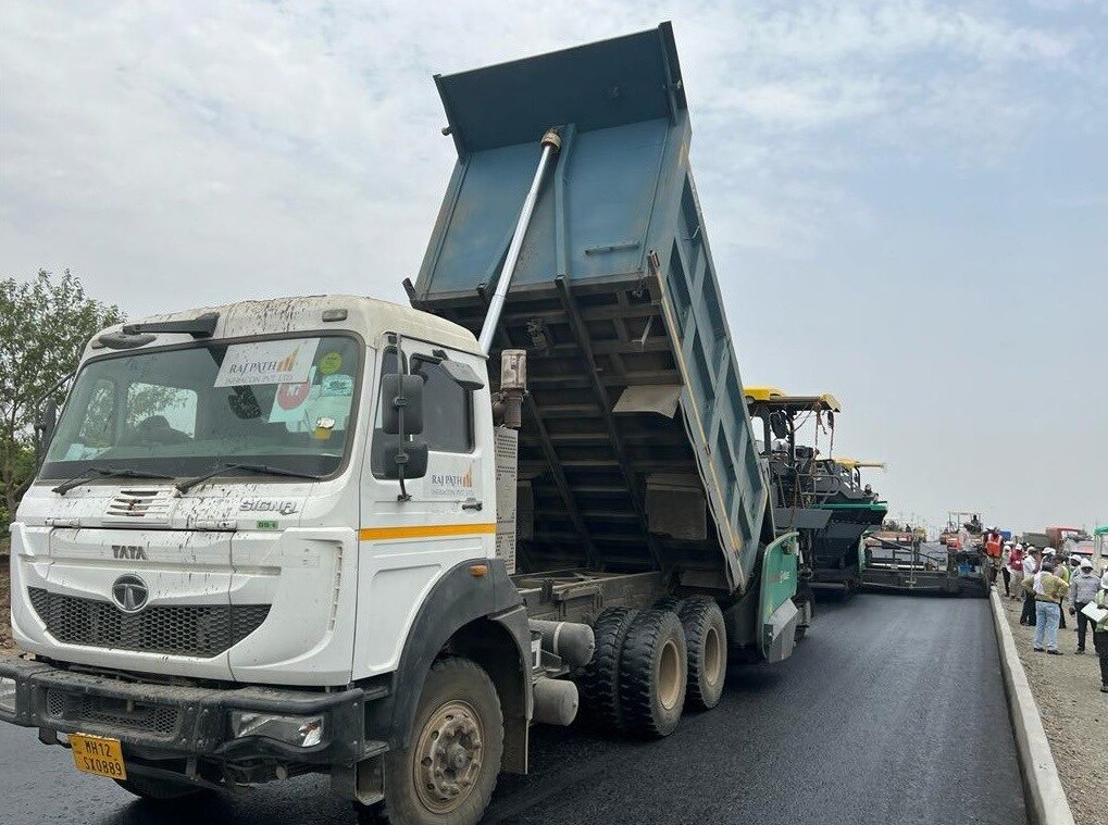 India NHAI Sets Guinness World Record For Laying 75 Km Highway between Amravati to Akola In Just 5 Days