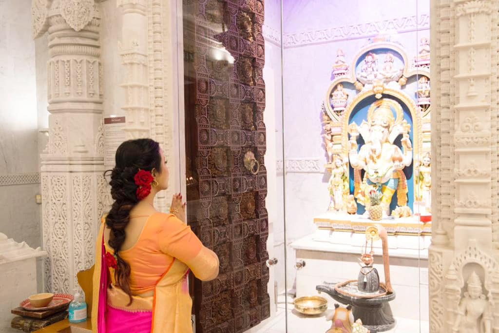 Amruta Devendra Fadnavis London Temple Visit