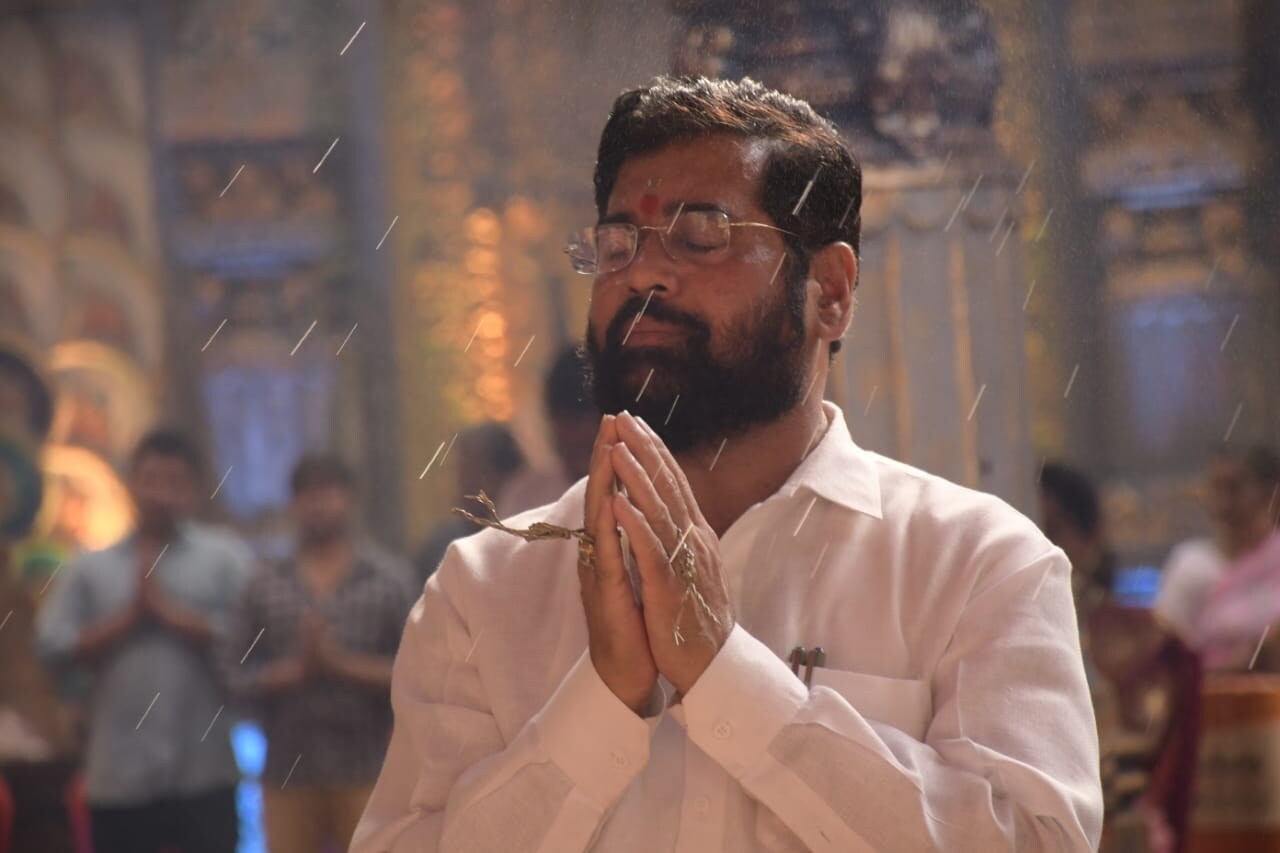 Eknath Shinde And Uddhav Thackeray Phone call important points