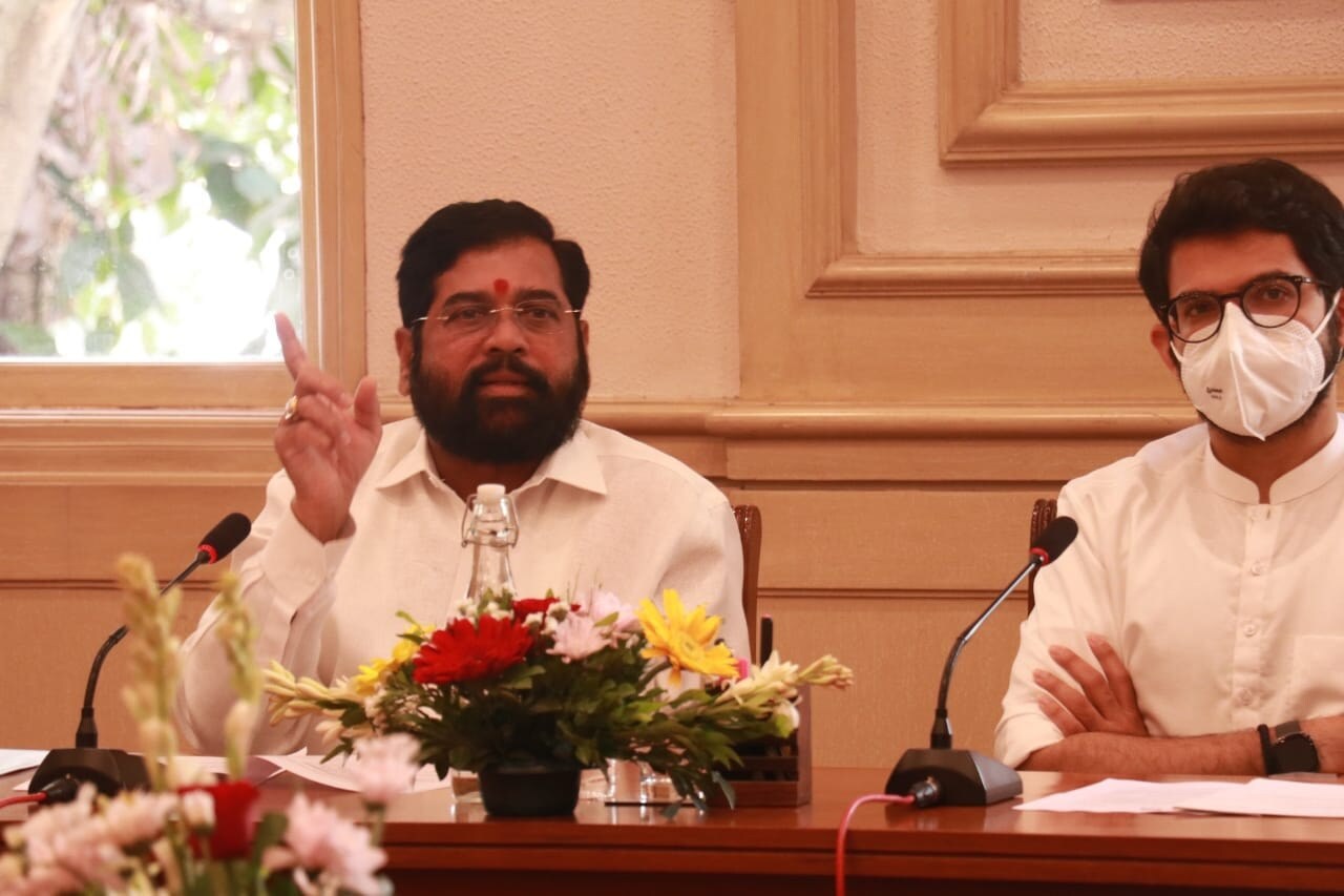 Eknath Shinde And Uddhav Thackeray Phone call important points