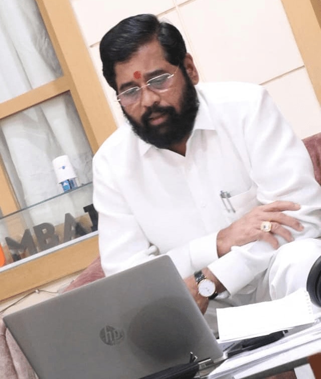 Eknath Shinde left politics after lossing two childrens shivsena latest news