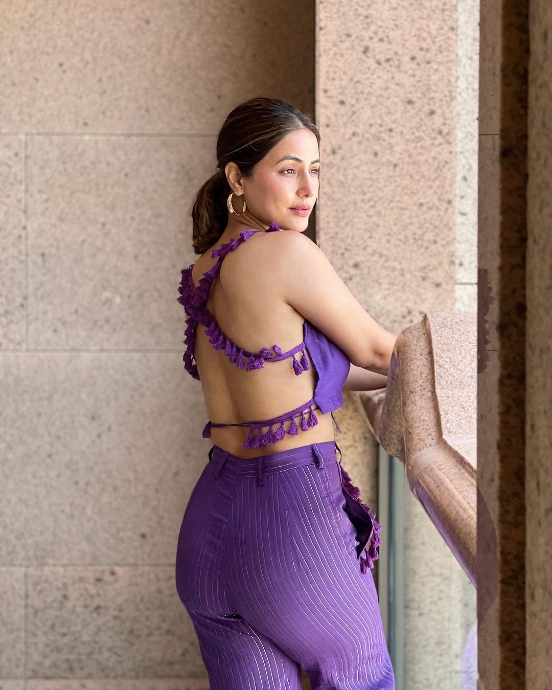 Hina Khan bold photoshoot in backless top