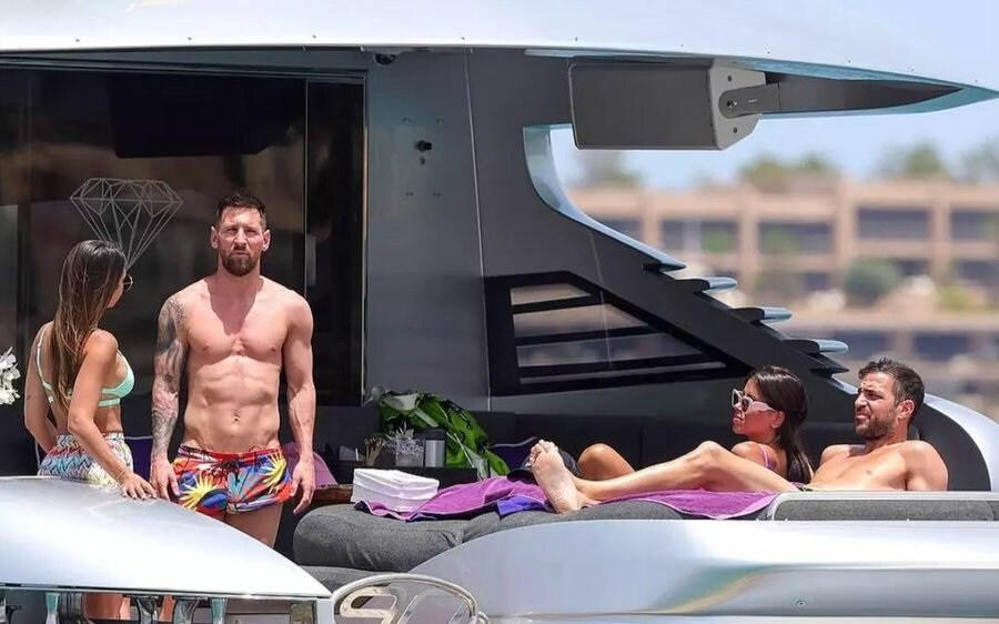 Lionel Messi and Antonela Roccuzzo