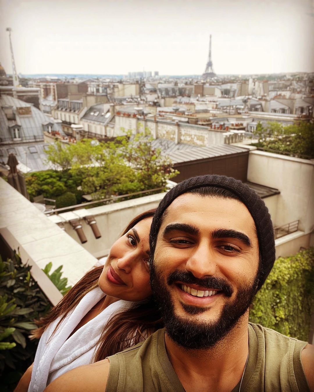 Malaika Arora Arjun Kapoor paris tour romantic photos