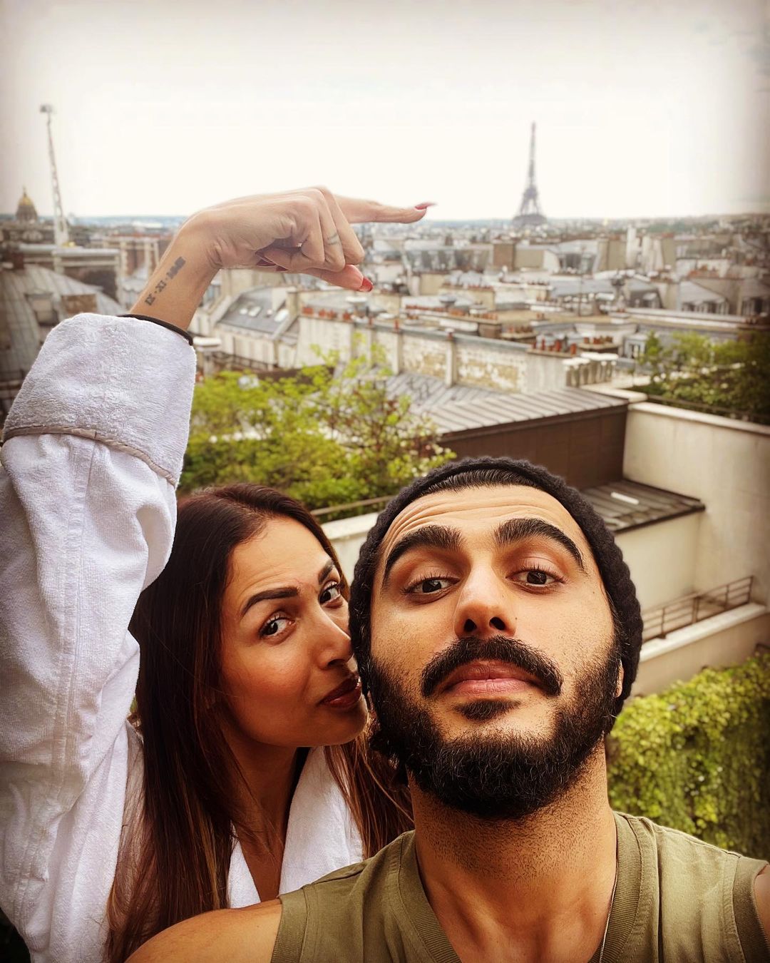 Malaika Arora Arjun Kapoor paris tour romantic photos