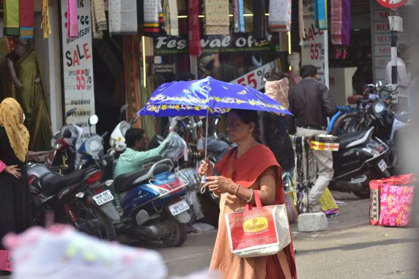 हवामान खात्याने २०२१ हे वर्ष सर्वाधिक तापमानाचे वर्ष राहील असा अंदाज दिला होता, पण टोक्ते आणि यास वादळामुळे तापमान घटले, असे ग्रीन प्लॅनेट सोसायटीचे अध्यक्ष प्रा. सुरेश चोपणे म्हणाले. (एक्स्पेस फोटो- धनंजय खेडकर)