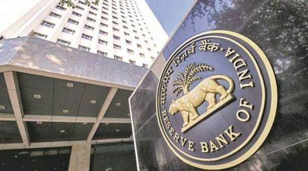 खातेदारांचे Savings धोक्यात टाकणाऱ्या ‘या’ 8 बँकांना RBI चा दणका; तुमचे अकाउंट तर नाही ना? पहा यादी