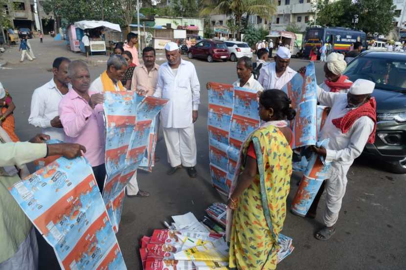 एसटीमधून महत्त्वाच्या व्यक्तींसोबत पालखी पंढरपूरकडे प्रस्थान ठेवत असे. परंतु, यावर्षी करोना संख्या आटोक्यात असून कोणतेही निर्बंध नाहीत. (फोटो सौजन्य - राजेश स्टिफन)