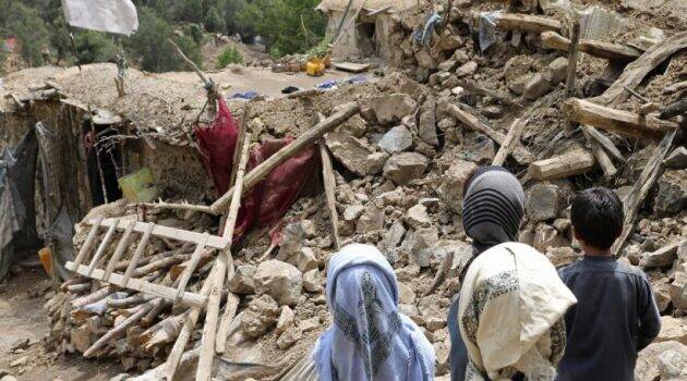 अफगाणिस्तानसोबत पाकिस्तानलाही या भुकंपाचा धक्का बसला आहे.
