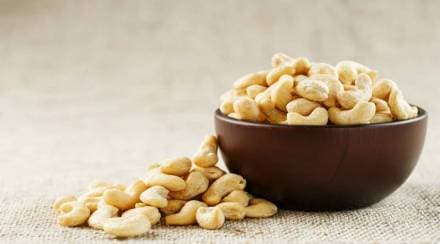 What is the shelf life of cashews ?; Learn the right way to store